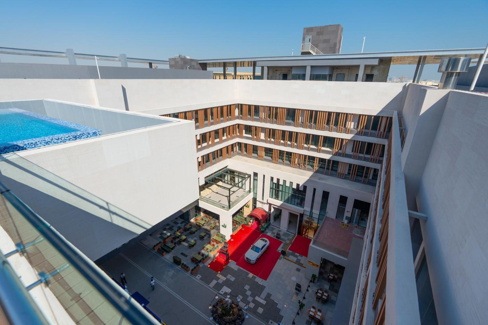 West Walk Retaj Hotel Al Rayyan Exteriör bild